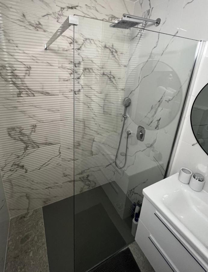 City Center Apartment Twiggy Makarska Ngoại thất bức ảnh